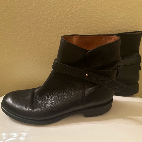 Madewell Women’s Black Leather Buckle Ankle Boots Size 7 - Picture 2 of 4